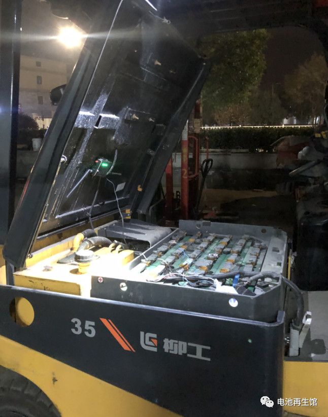 2019年12月 电池IoT-Box在柳工叉车上进行测试，叉车电池实时监测管理软件上线试运行